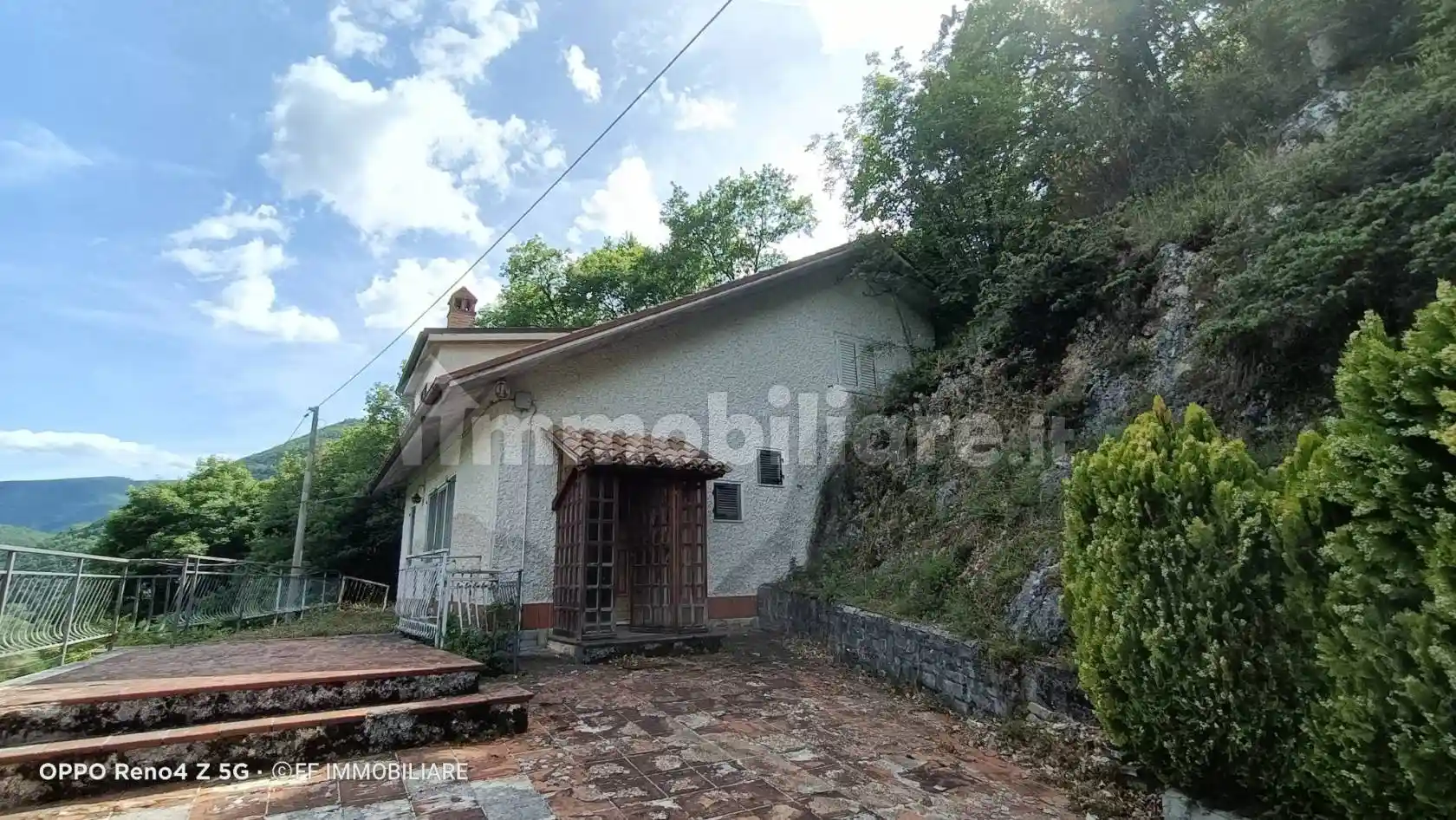 Villa in vendita a Pioraco