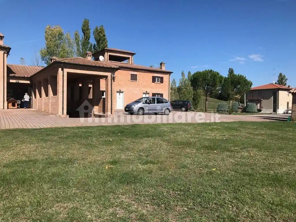 Appartamento in affitto a Langhirano