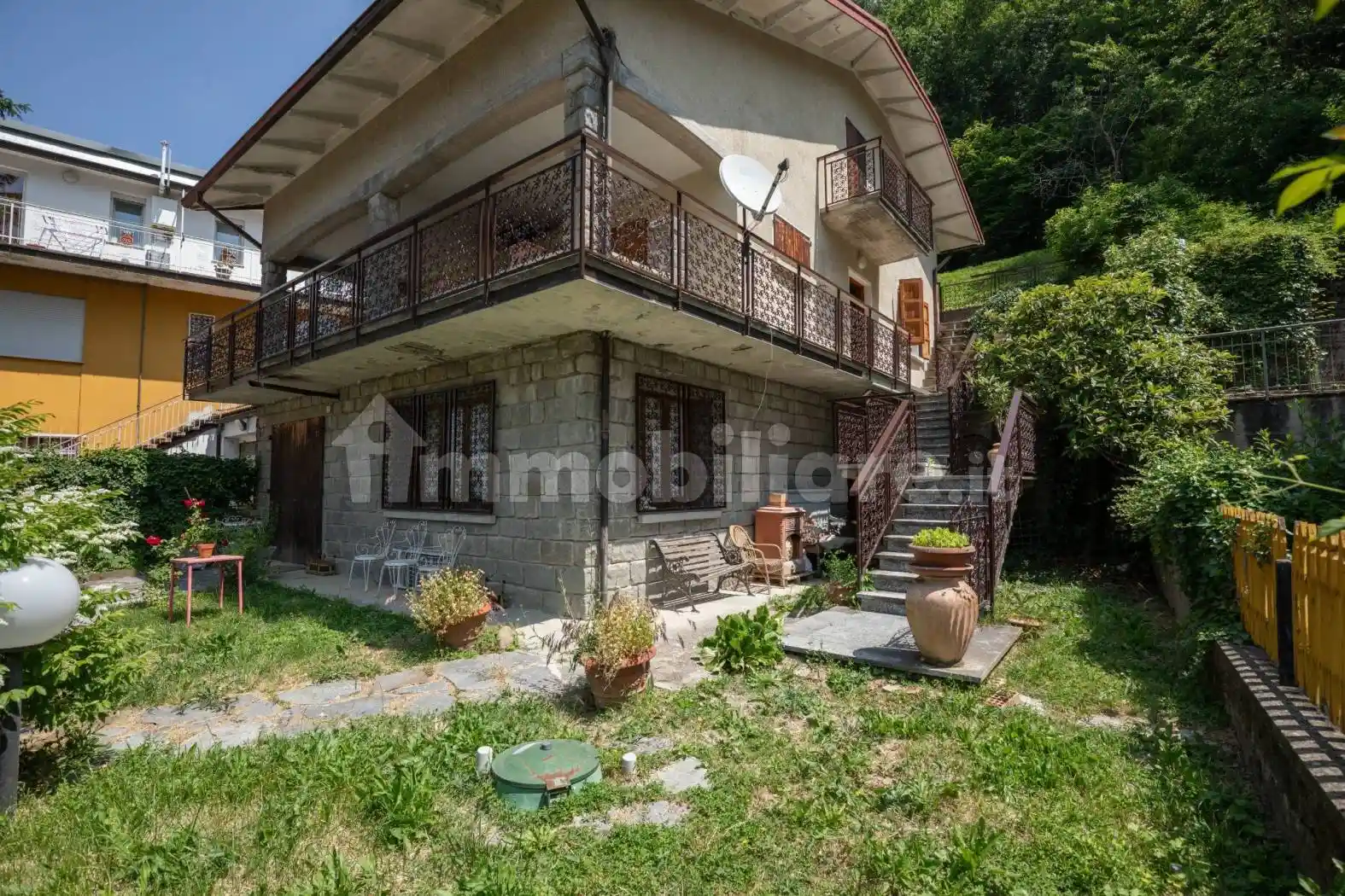 Villa in vendita a Castelnovo Ne' Monti