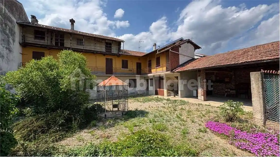 Villa in vendita a Briona