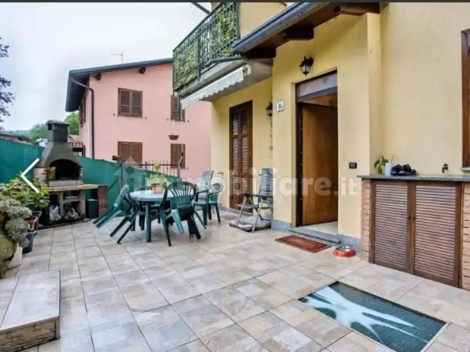 Villetta a schiera in vendita a Cunardo