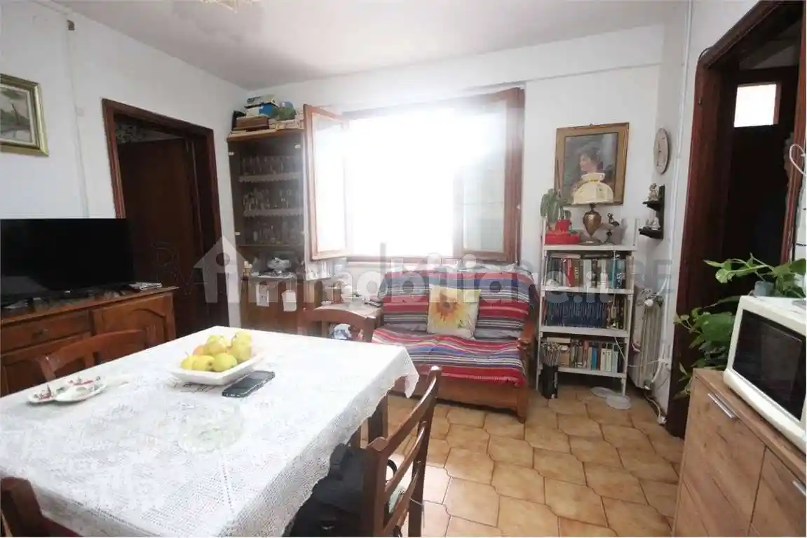 Casa indipendente in vendita a Massa