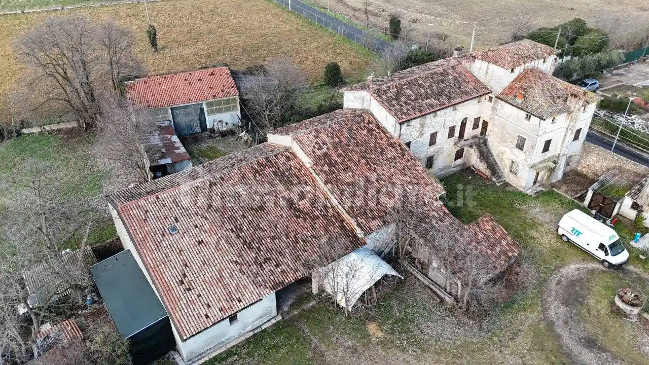 Villa in vendita a Buttapietra