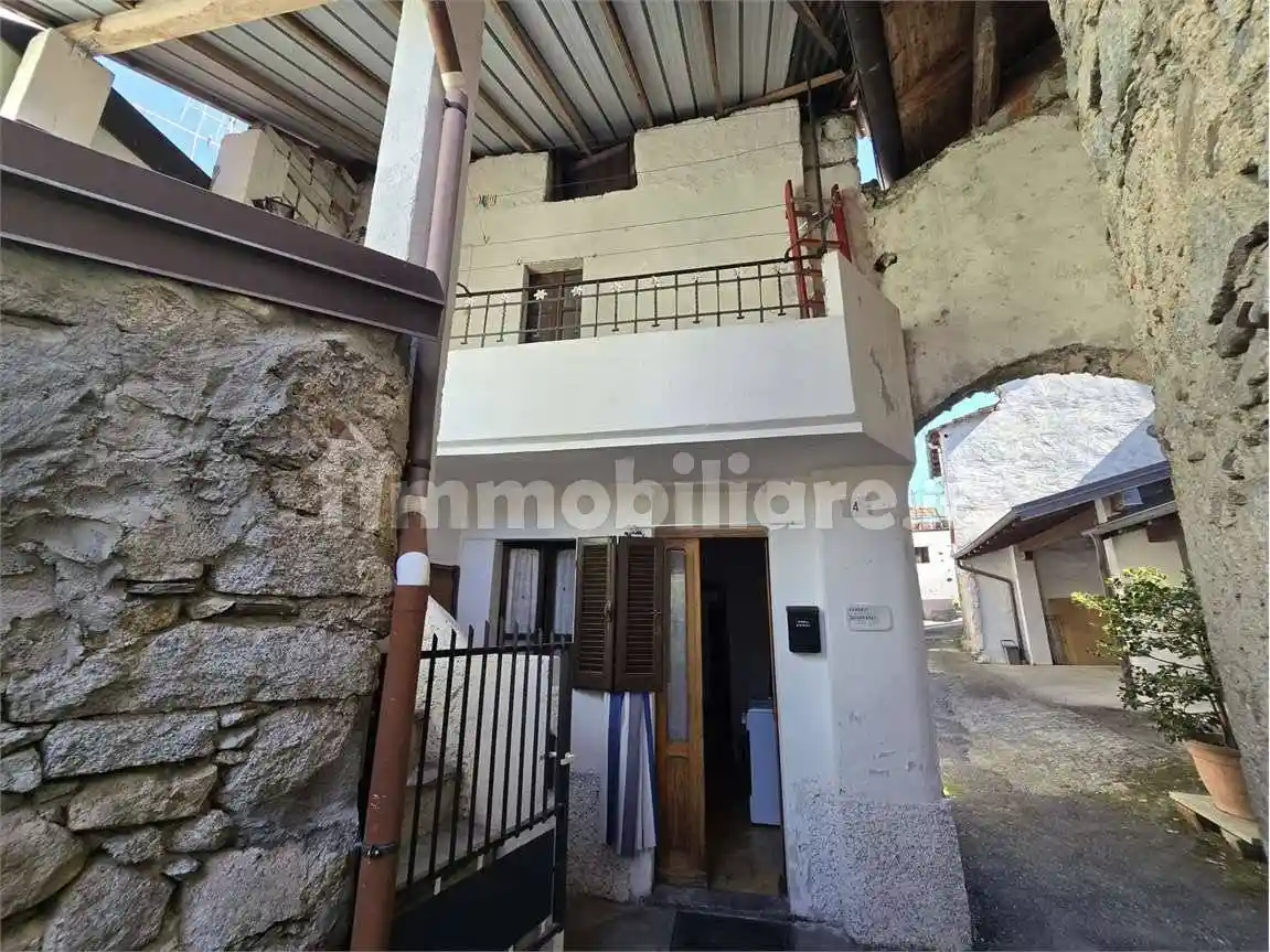 Casa indipendente in vendita a Gravellona Toce