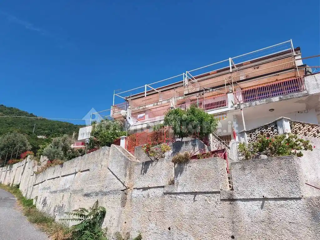 Appartamento in vendita a Falconara Albanese