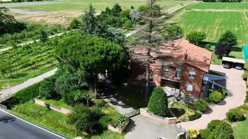 Villa in vendita a Imola