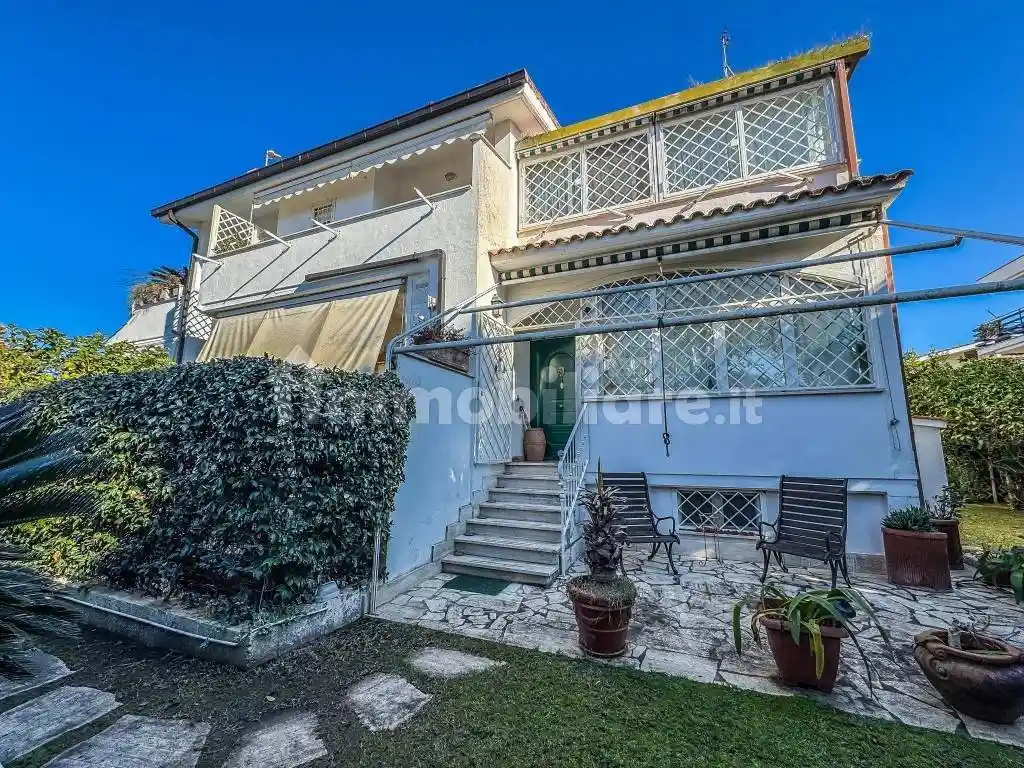 Villetta a schiera in vendita a Fiumicino