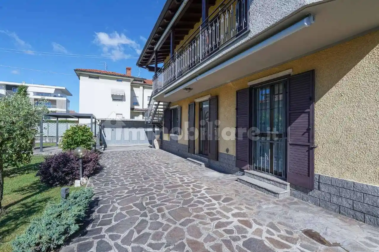 Villa in vendita a Osio Sotto