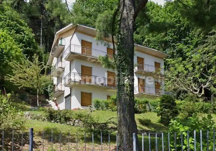 Casa indipendente in vendita a Saltrio