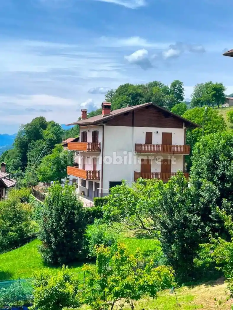 Villa in vendita a Costa Serina