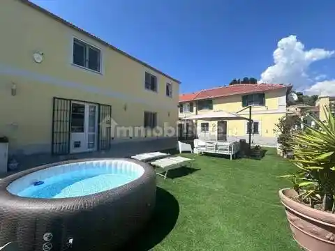 Villa in vendita a Albisola Superiore