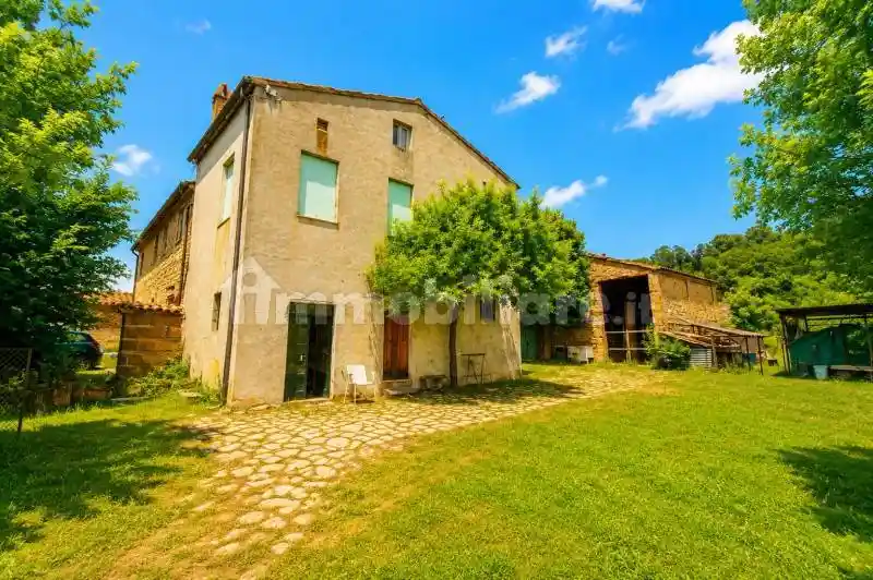 Rustico - Casale in vendita a Monte Roberto
