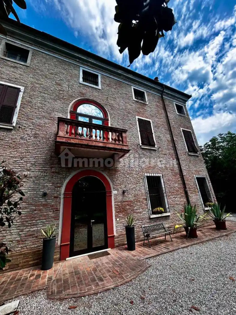 Villa in vendita a Riva del Po