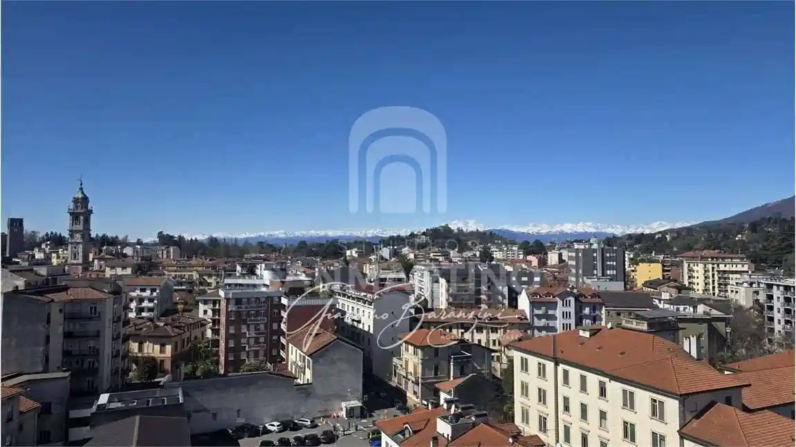 Appartamento in vendita a Varese
