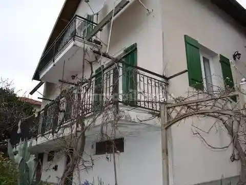 Villa in vendita a Bajardo