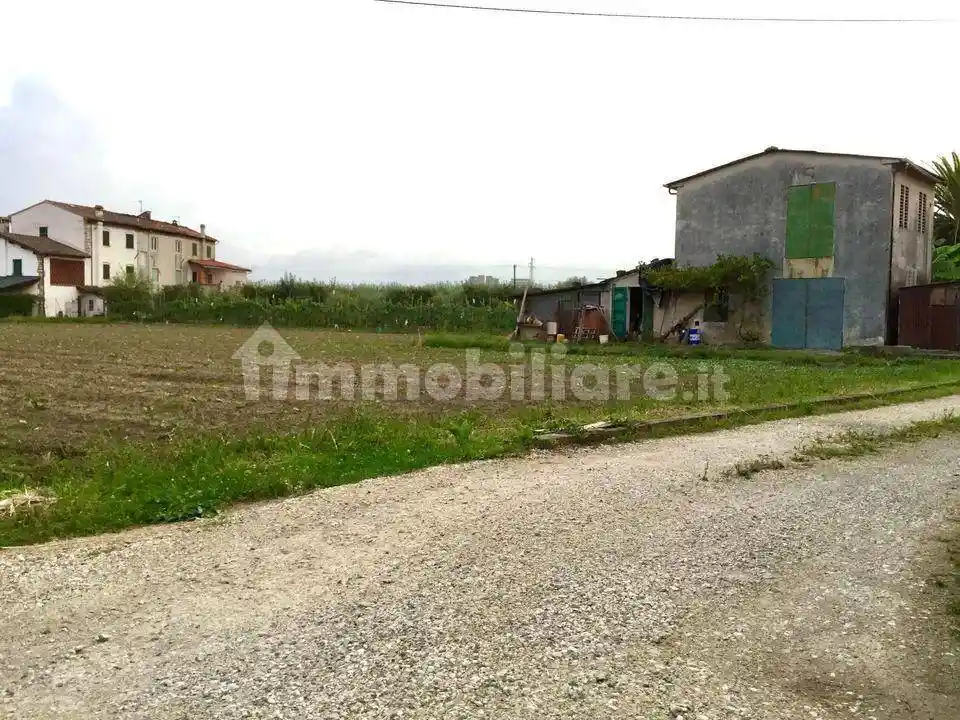 Rustico - Casale in vendita a Lucca