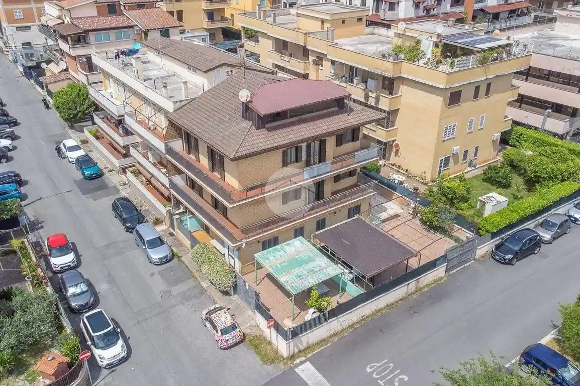 Palazzo - Edificio in vendita a Tivoli