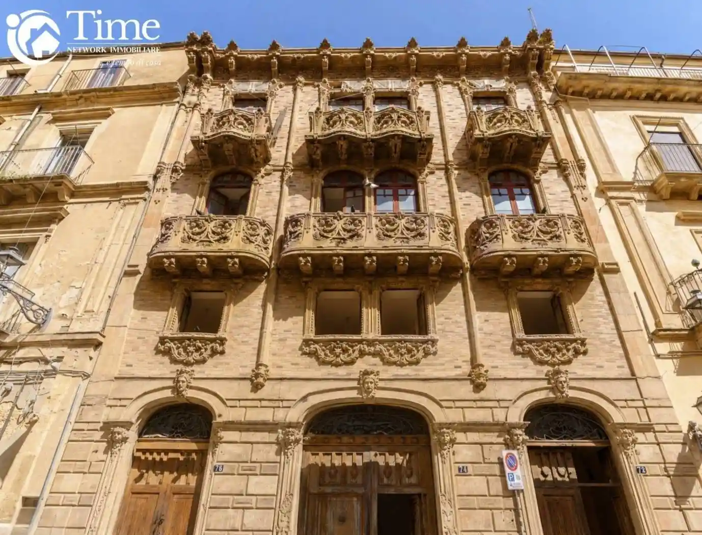 Palazzo - Edificio in vendita a Caltagirone