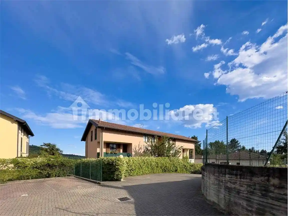 Appartamento in vendita a Varano Borghi
