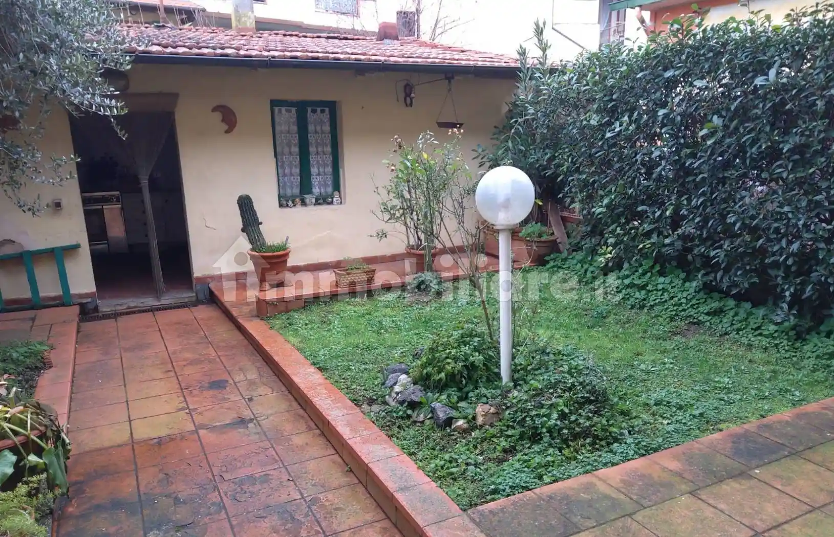 Casa indipendente in vendita a Prato