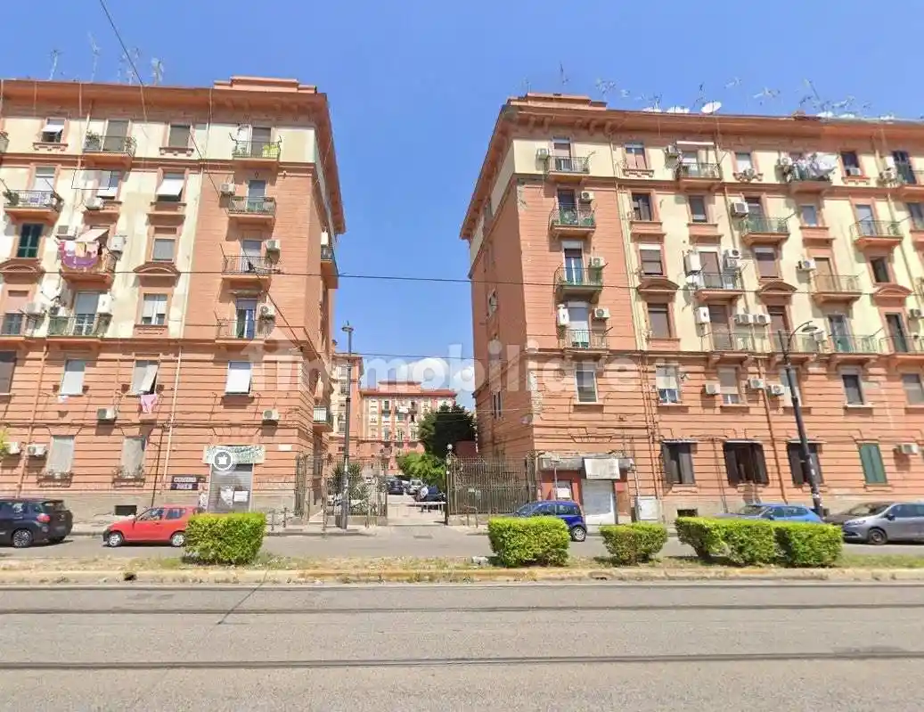 Appartamento in vendita a Napoli
