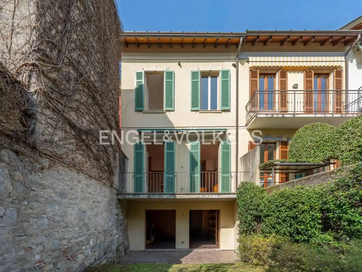 Casa indipendente in affitto a Como