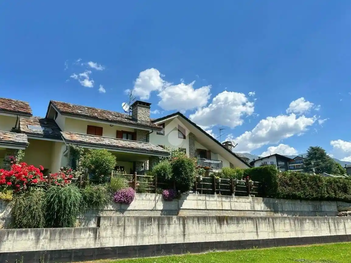 Villetta a schiera in vendita a Aosta