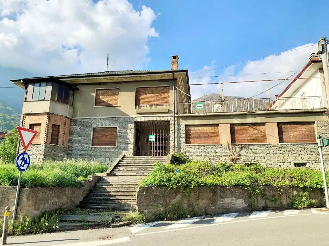 Palazzo - Edificio in vendita a Bussoleno