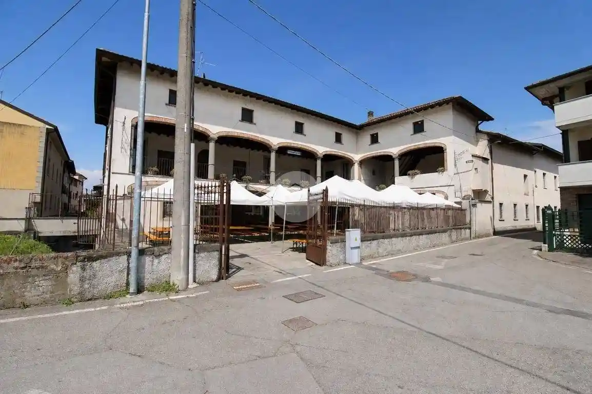 Casa indipendente in vendita a Barbata
