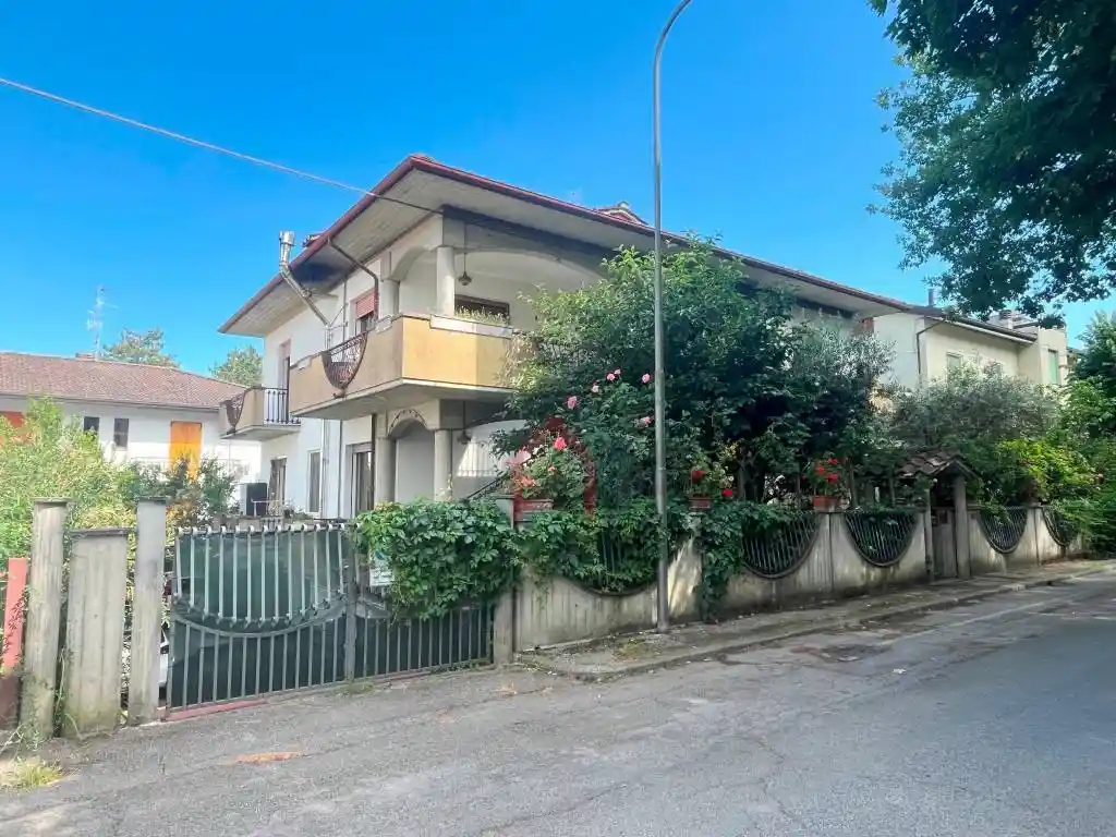 Villa in vendita a Castrocaro Terme e Terra del Sole