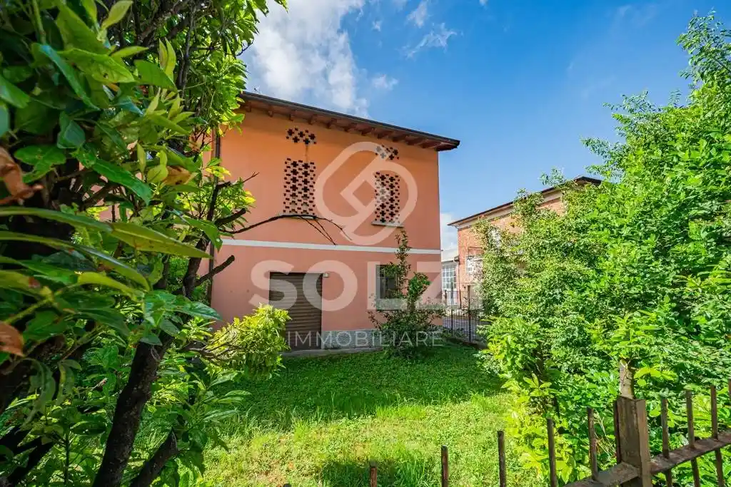 Casa indipendente in vendita a Brescia