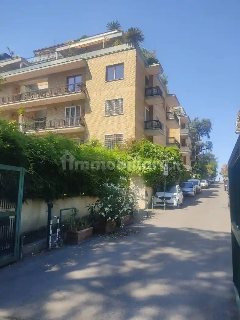 Appartamento in vendita a Roma