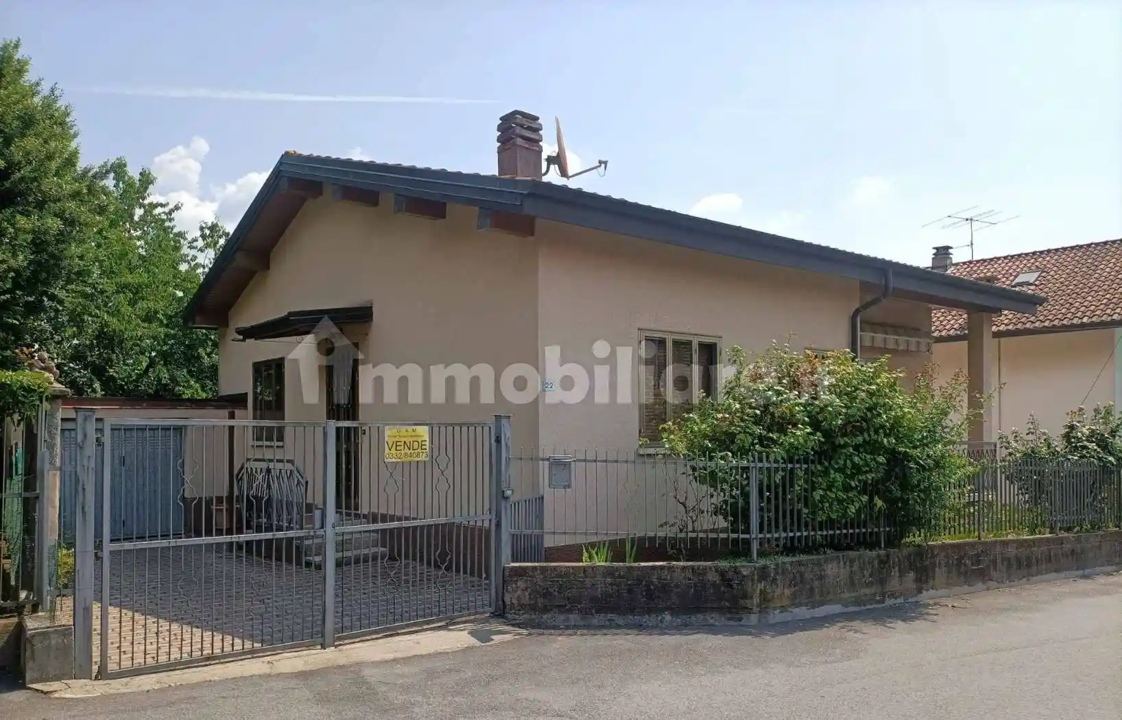 Villa in vendita a Bisuschio