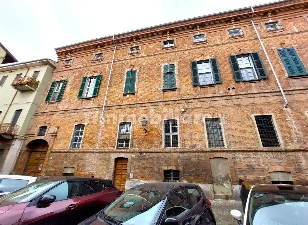 Appartamento in affitto a Valenza