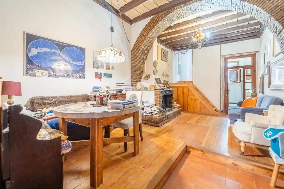 Palazzo - Edificio in vendita a Monterotondo