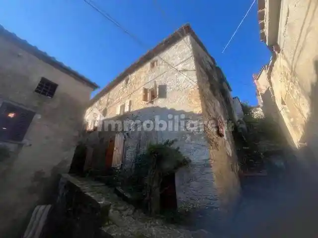 Casa indipendente in vendita a Marliana