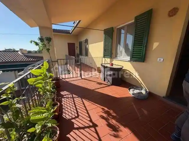 Appartamento in vendita a Massa e Cozzile