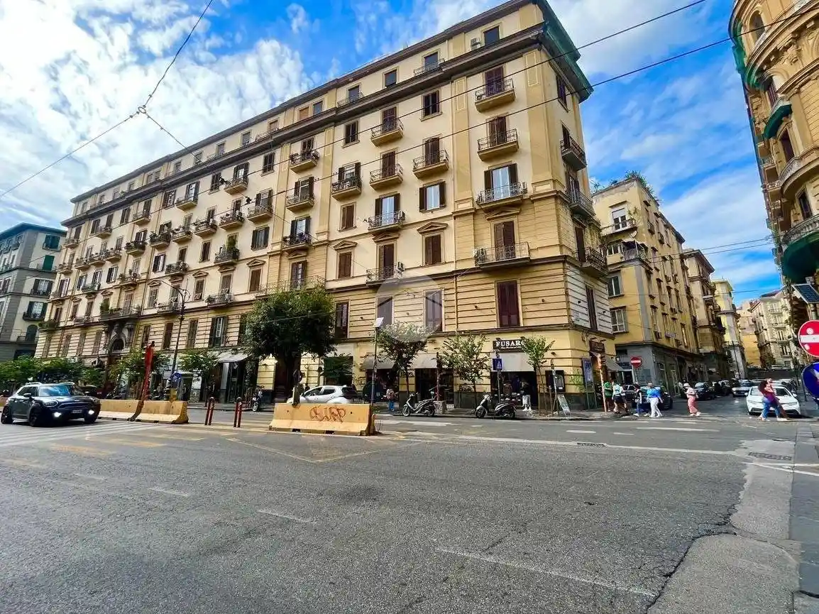 Appartamento in vendita a Napoli