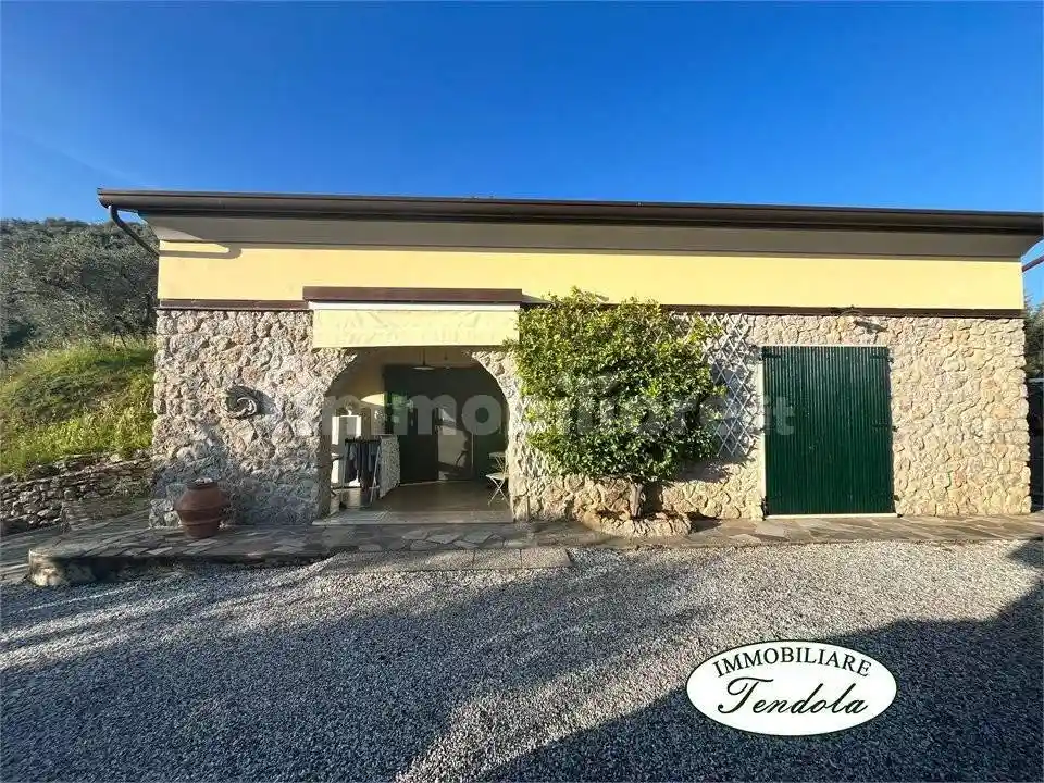 Casa indipendente in vendita a Castelnuovo Magra