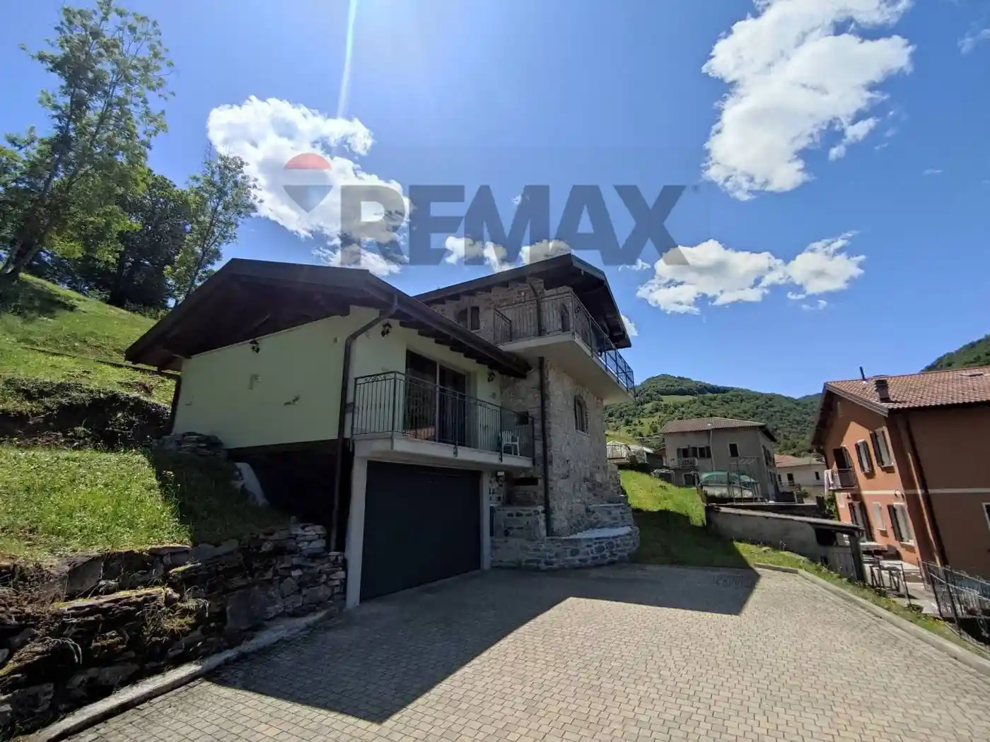 Villa in vendita a Schignano