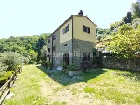 Rustico - Casale in vendita a Quarrata