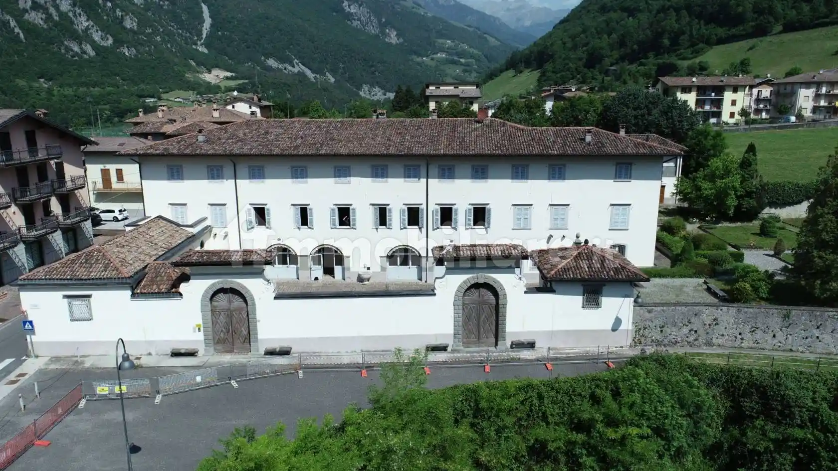 Palazzo - Edificio in vendita a Villa d'Ogna