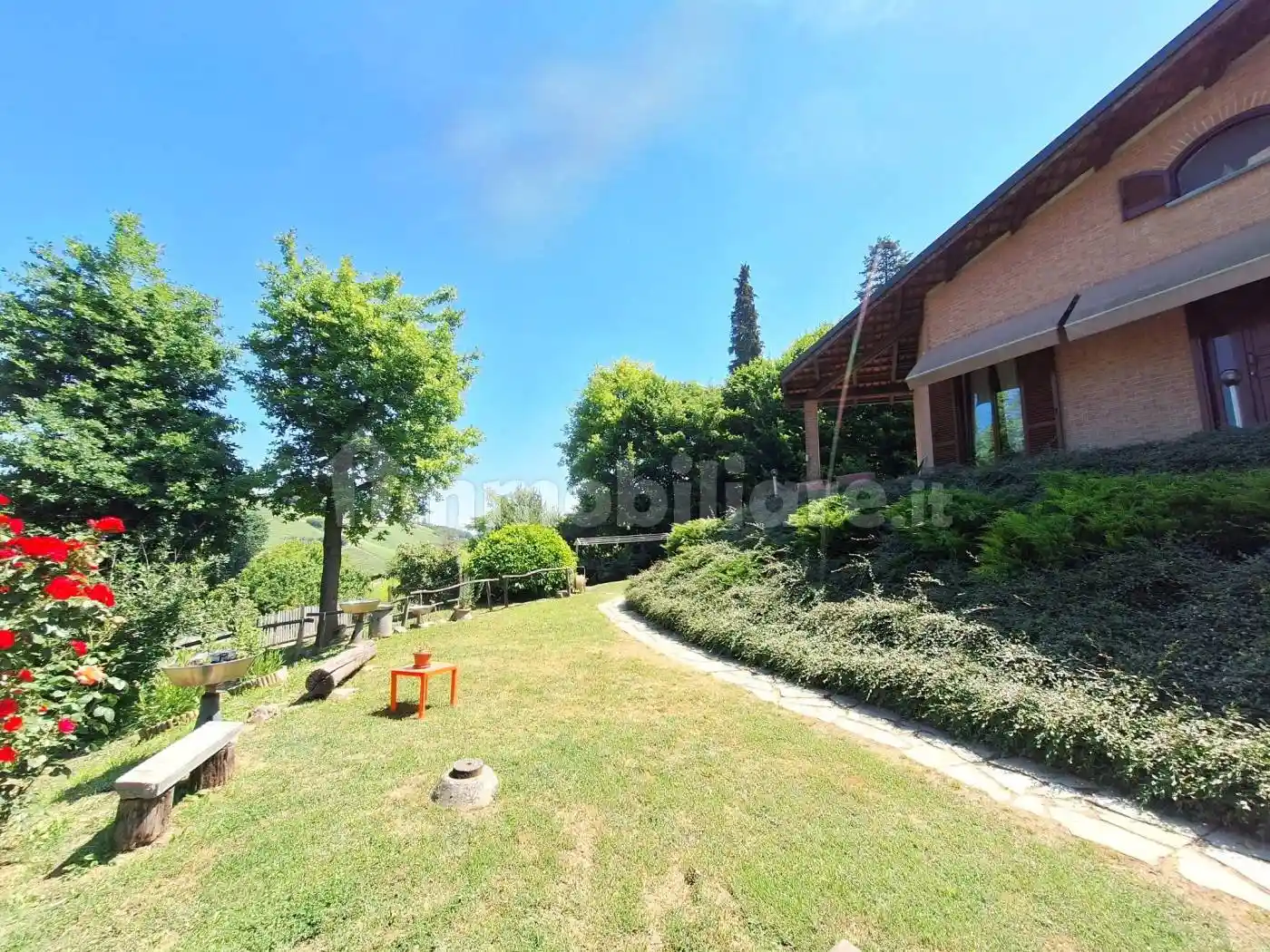 Villa in vendita a Santa Vittoria d'Alba