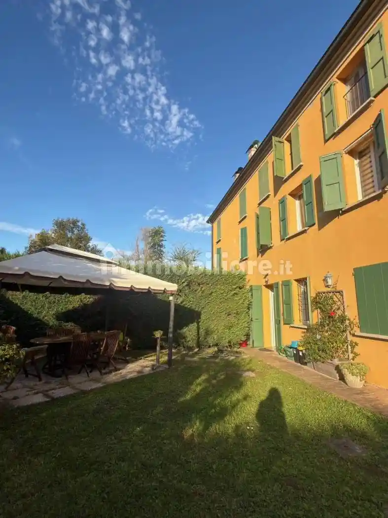 Villa in vendita a Modena