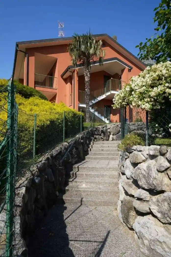 Appartamento in vendita a Valmadrera