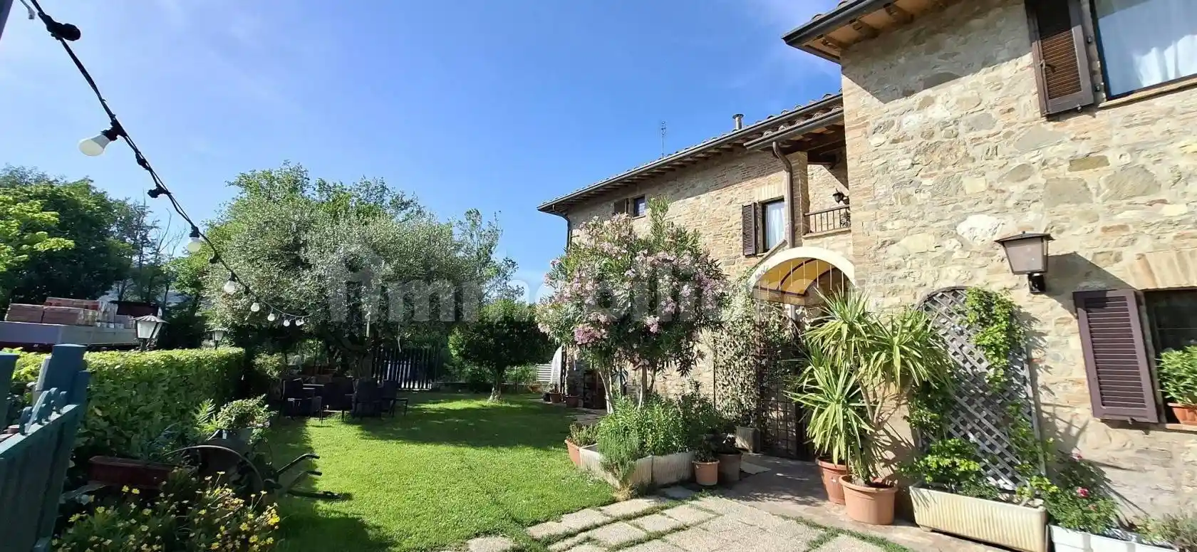 Rustico - Casale in vendita a Perugia