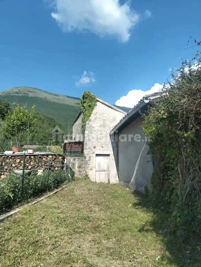Appartamento in vendita a Sant'Anatolia di Narco