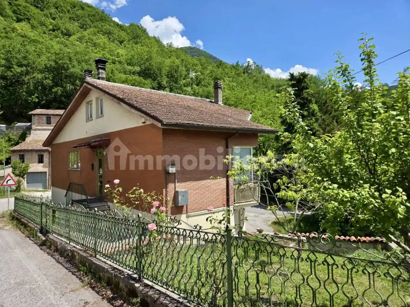 Casa indipendente in vendita a Fabriano