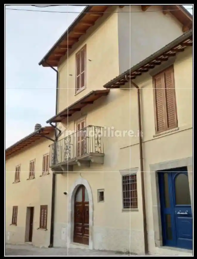 Palazzo - Edificio in vendita a Montereale