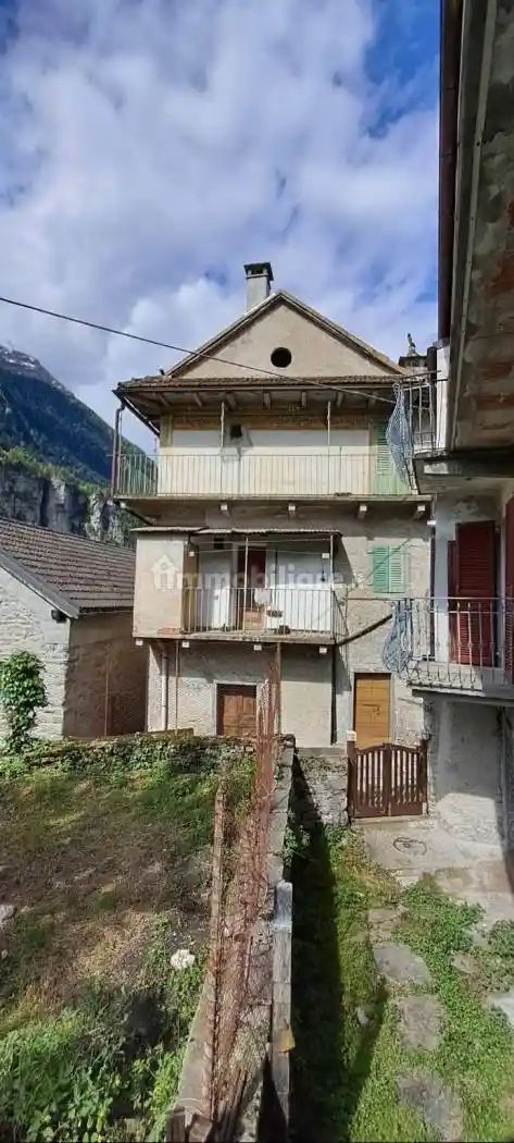Casa indipendente in vendita a Varzo